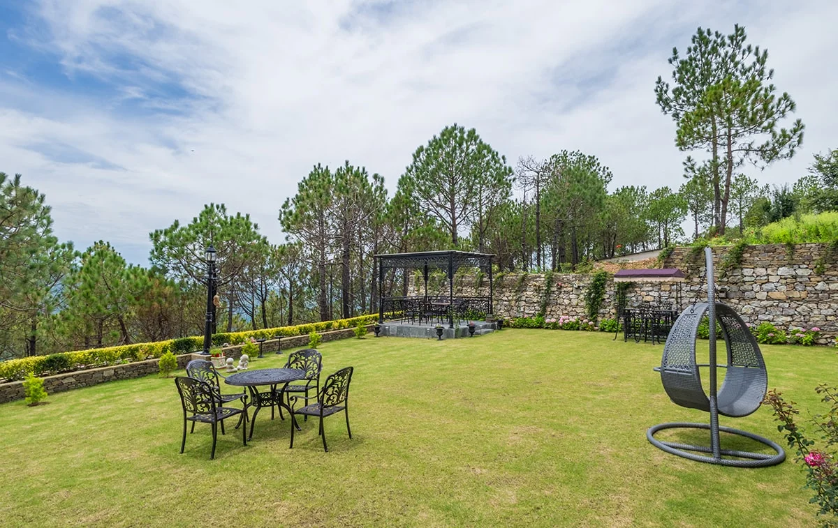 Auramah Valley Luxury Homes: Experiencing the Magic of Mountain Living Through the Seasons