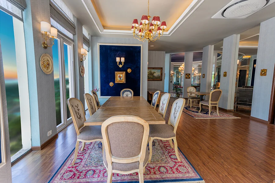CARDS ROOM